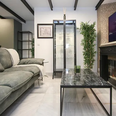 דירה New! Luxurious & Chic Duplex Next To The Cathedral *