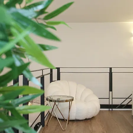 דירה New! Luxurious & Chic Duplex Next To The Cathedral *
