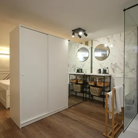 아파트 New! Luxurious & Chic Duplex Next To The Cathedral 세비야