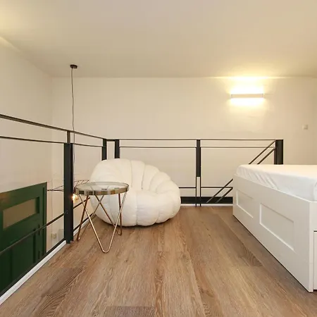 아파트 New! Luxurious & Chic Duplex Next To The Cathedral